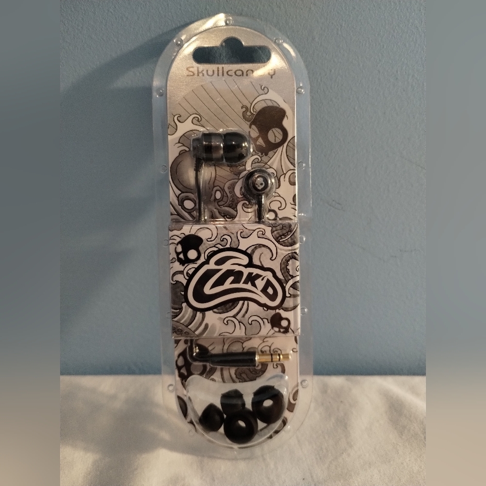 Unopened Skullcandy Ink'd Earbuds in Black